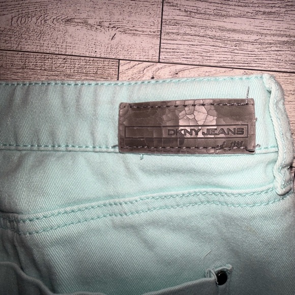 DKNY mint green Bermuda Shorts women’s size 10 - Picture 5 of 6